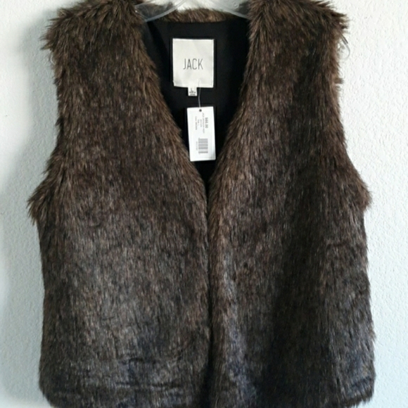 XMAS SALE🎄🥰Gorgeous Faux Fur Vest!! - Picture 14 of 15